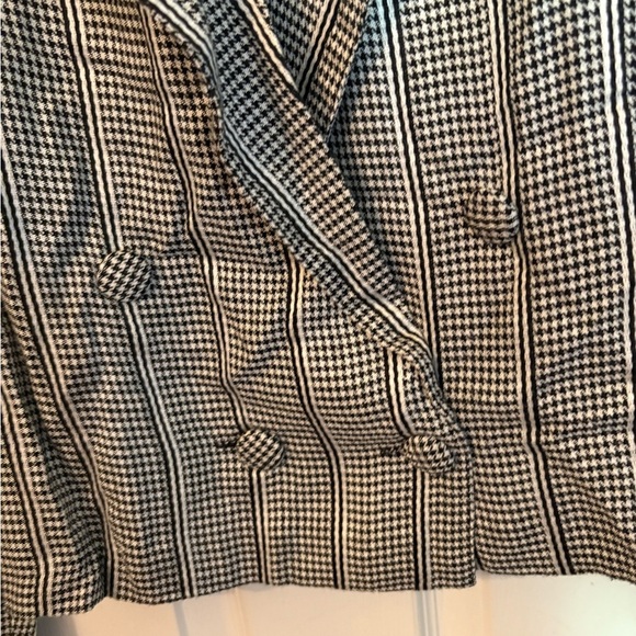 Women's Black and White Checkered Jacket - Picture 3 of 3